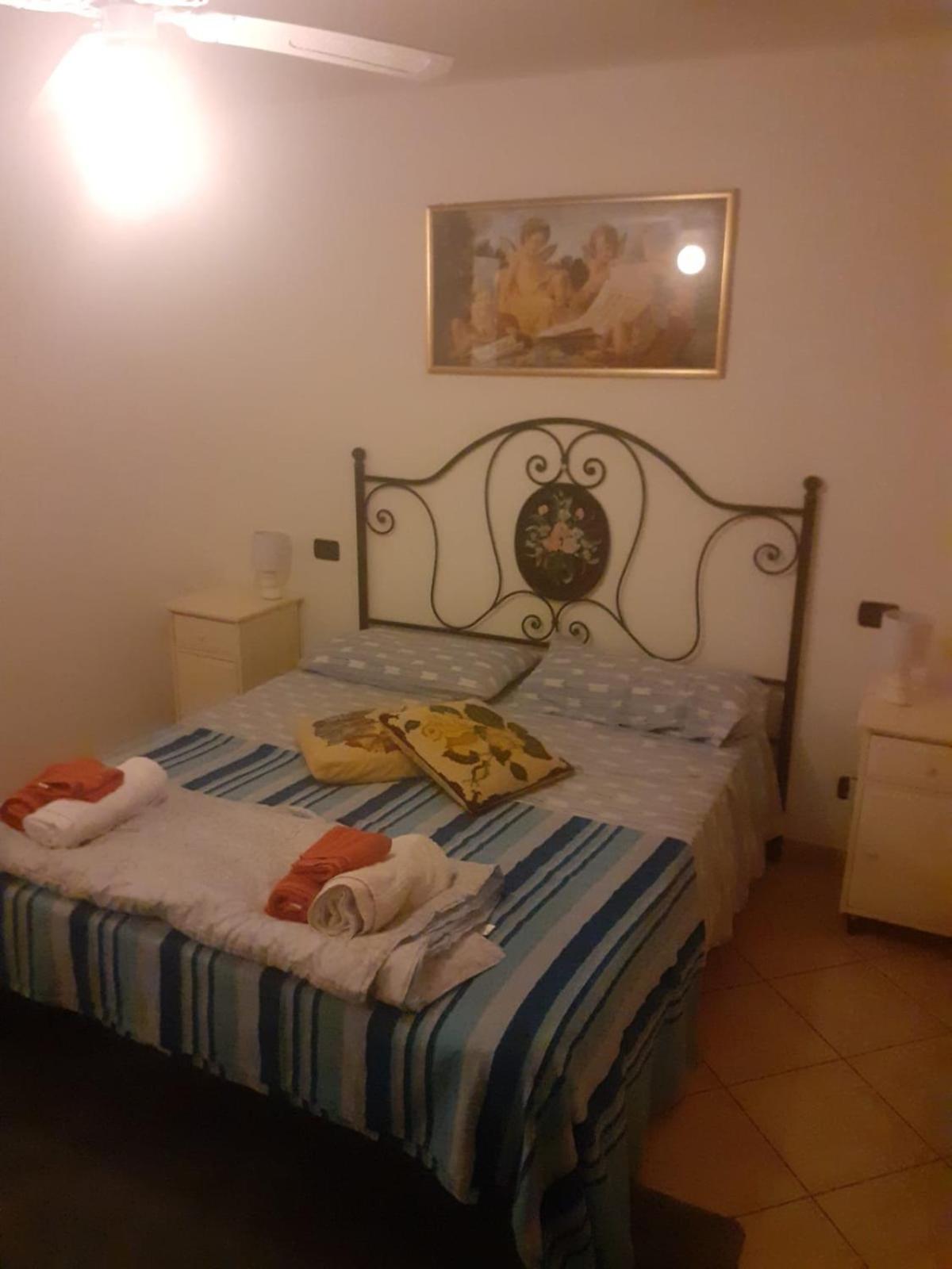 Appartamento Vacanze Malu Монелья Экстерьер фото